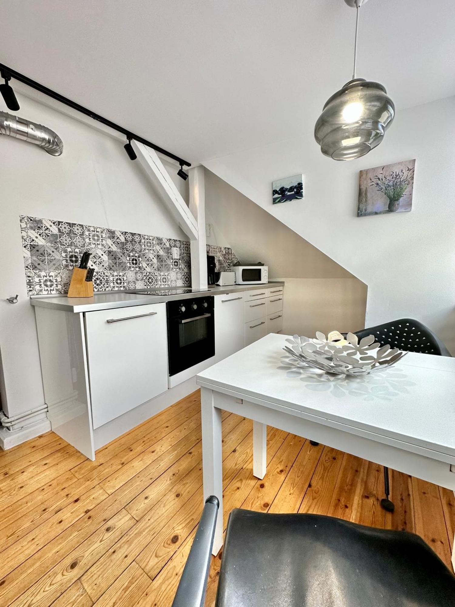Schoenes City-Apartment Mit 2 Schlafzimmer, Parkplatz, Ruhig Und Hell, D46-Dg Oldenburg Kültér fotó